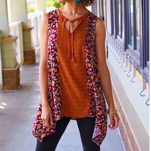 Matilda Jane NWT Sleeveless Assymetrical color block top